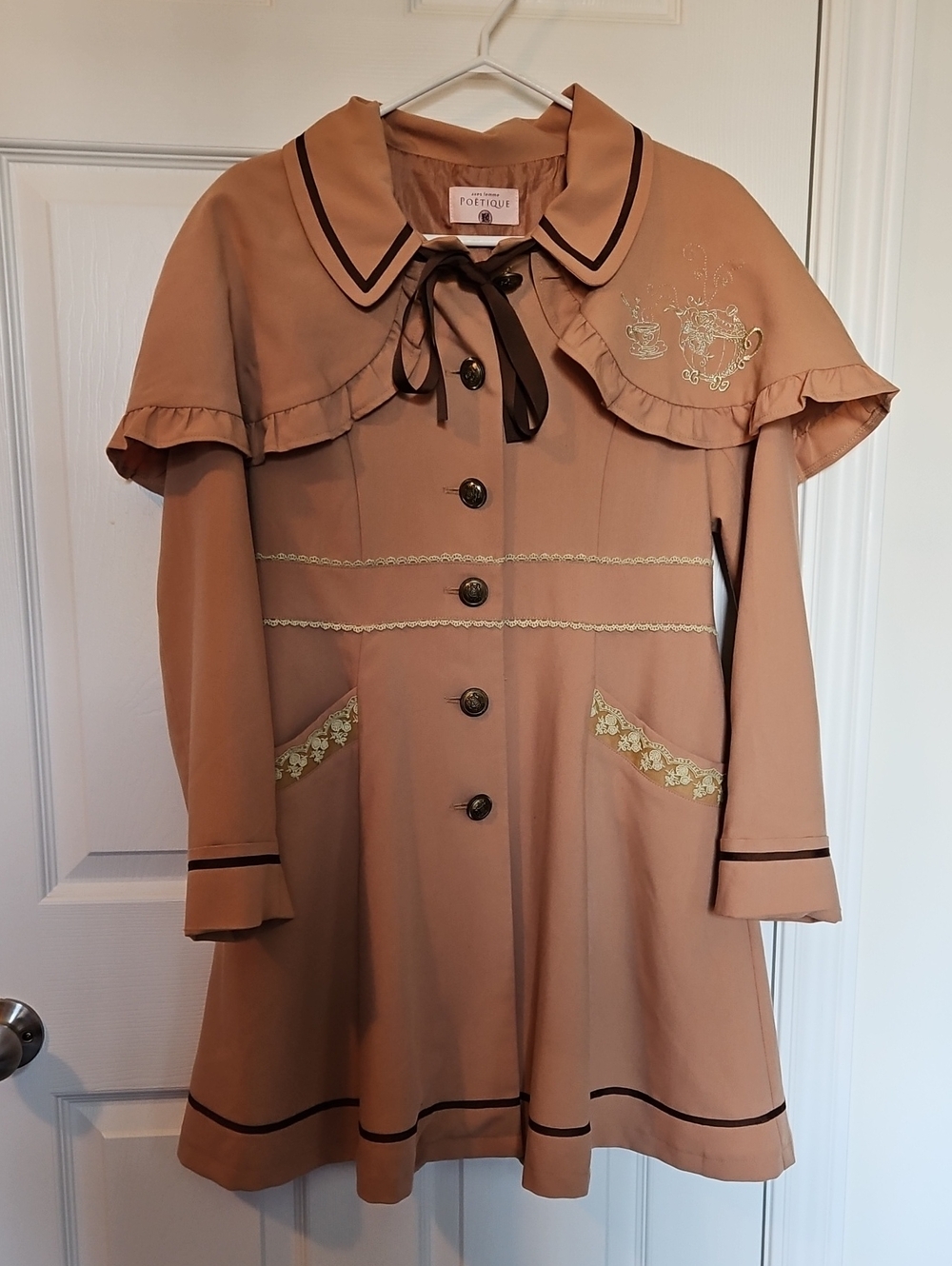 Axes Femme Lolita Coat